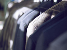 灰色西服、黑色西服和藏藍色西服的應(yīng)用
